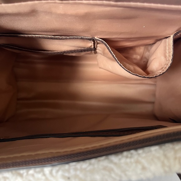 Guess Biscoe Tote Bag in Suede and Sheepskin - Picture 3 of 9